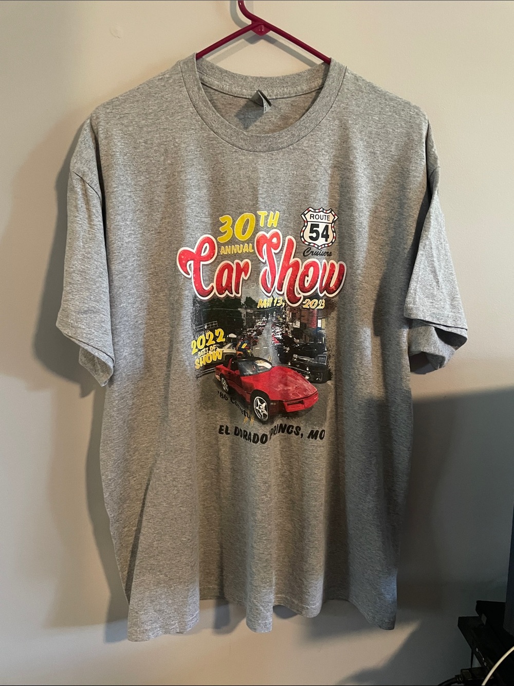 Gildan Gray Short-Sleeve Car Show Tee with Red Graphic